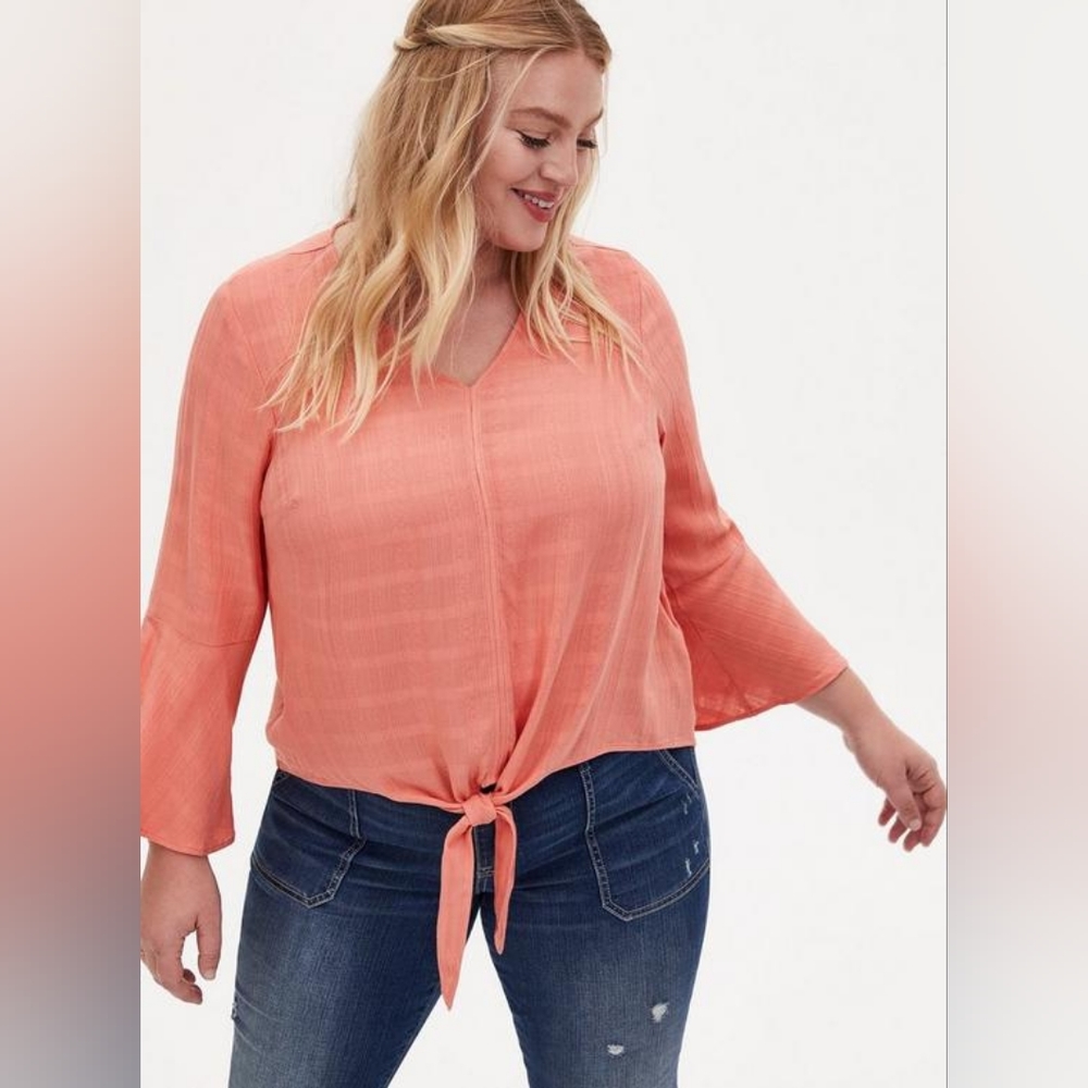 NWOT Torrid 1 Textured Woven Tie-Front Top